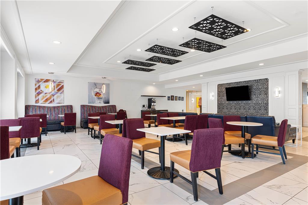 Best Western Plus New Richmond Inn & Suites Ресторант снимка